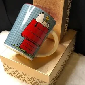 Peanuts | Dining | Peanuts Snoopy Woodstock Asleep On The Doghouse ...